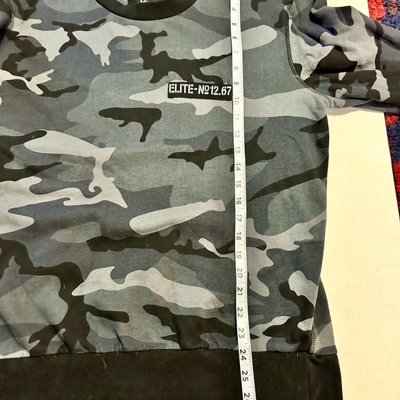 Men’s Camo Crewneck Sweatshirt | Gray/Black | Size L | Excellent - Picture 4 of 4